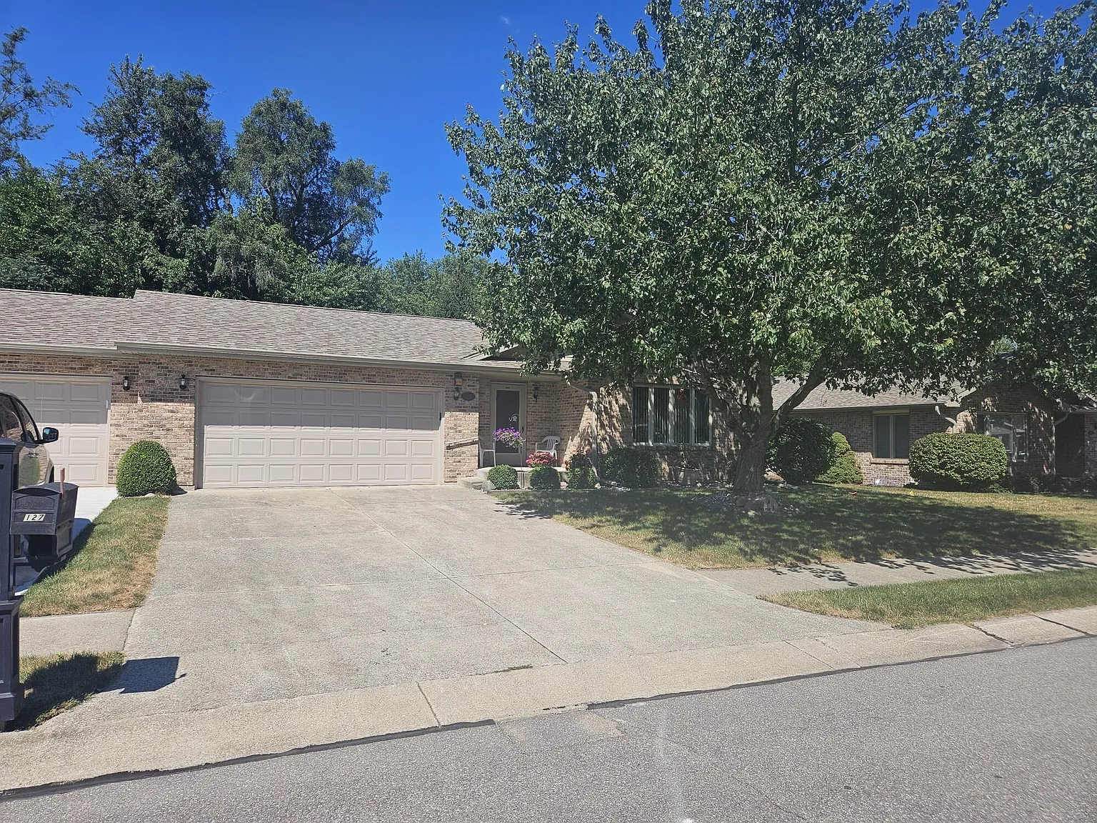 127 Regency Pkwy photo 1