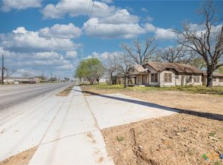 1602 Water St, Gonzales, TX 78629