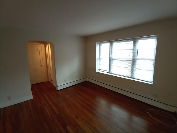 2nd image of 789 W Ferry St #807728bec