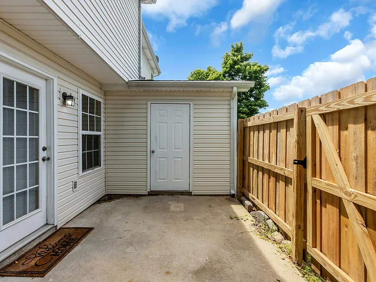 414 Arapaho Dr — Photo 23