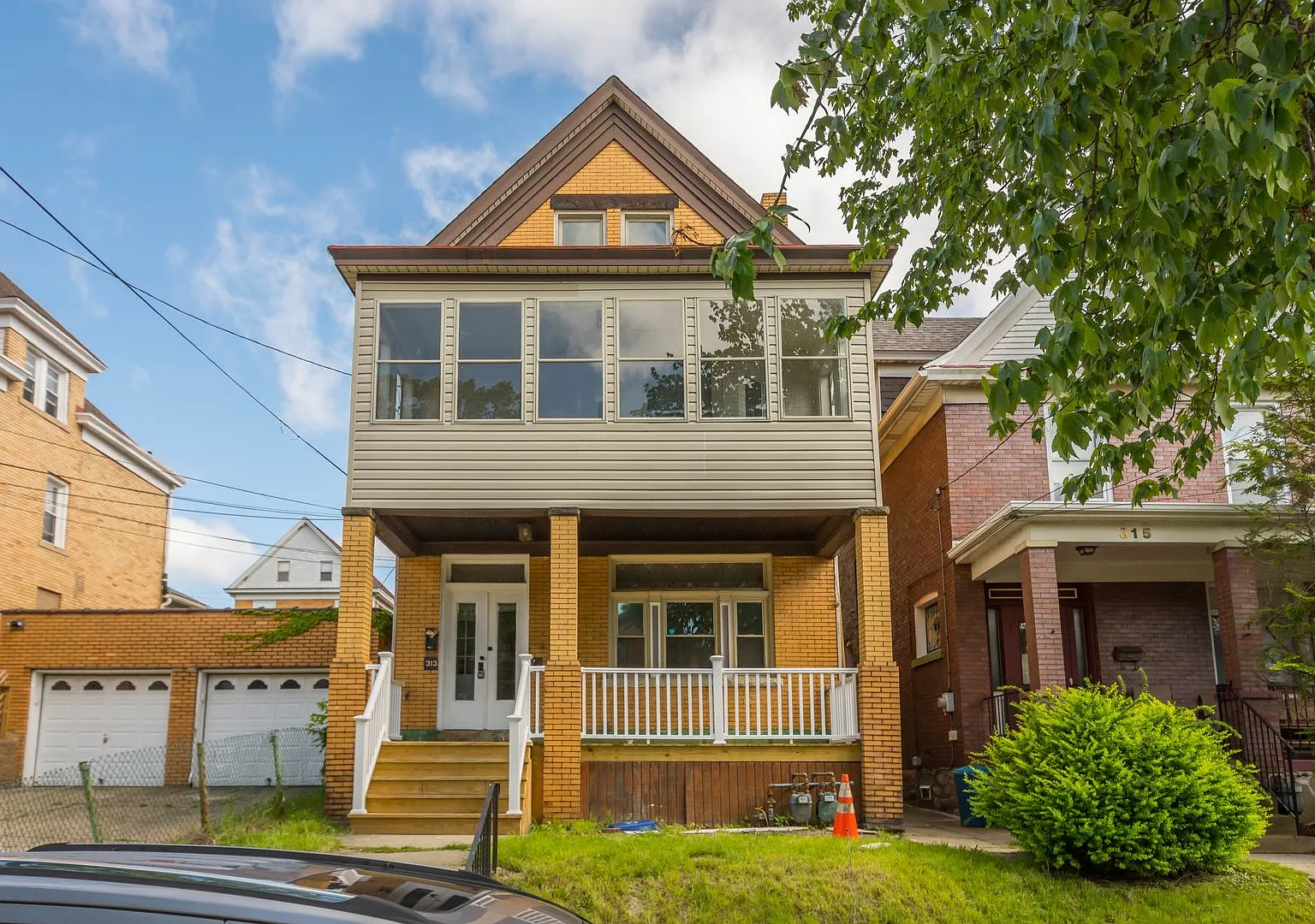 313 Kambach Street — Photo 4