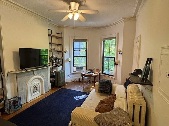 2 Wellington St #5 — Photo 1