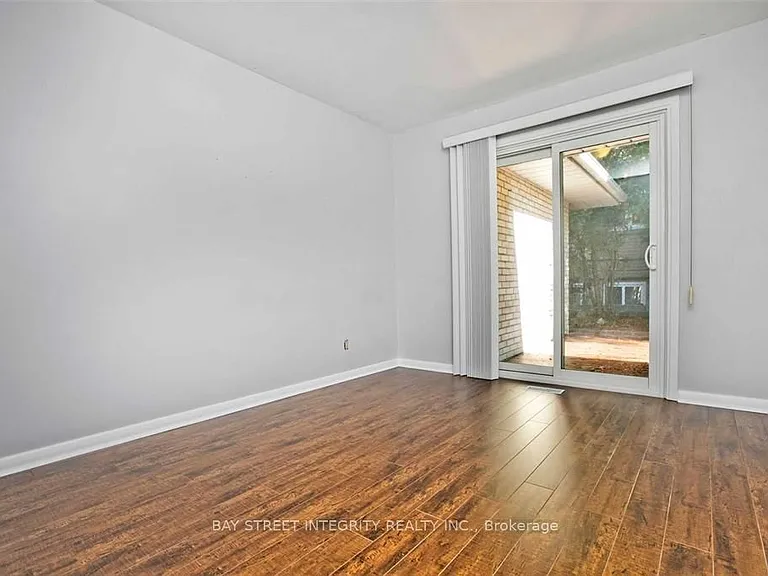 60 Hesketh Ct — Photo 11