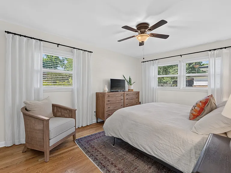 2030 E Greenwood St — Photo 17