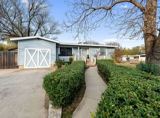 1202 W Strong Pkwy, Grand Prairie, TX 75050