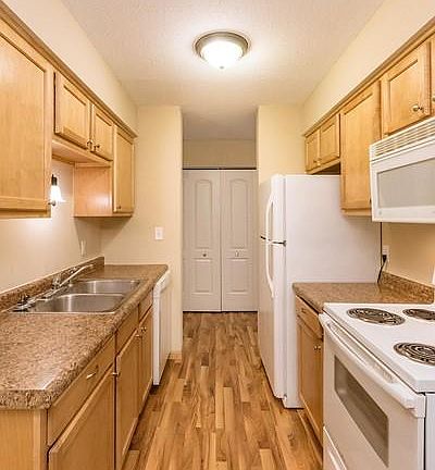 4th image of 7412 22nd St W #114