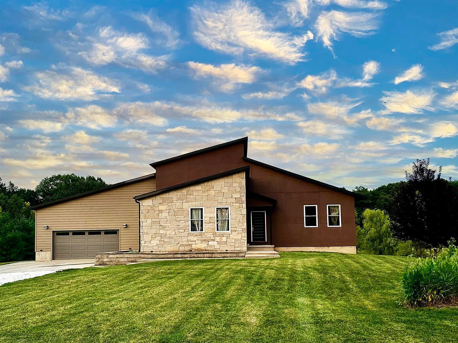 570 N Pleasant Hill Rd, East Peoria, IL 61611 Zillow