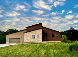 570 N Pleasant Hill Rd, East Peoria, IL 61611