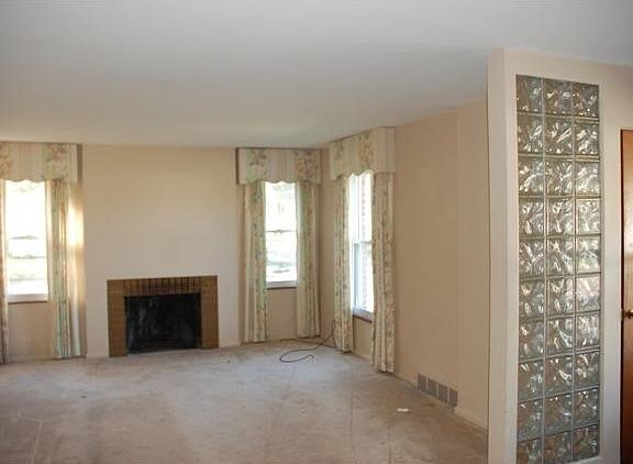 4th image of 601 E Greenlawn Ave