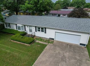 110 Burris St, Catlin, IL 61817