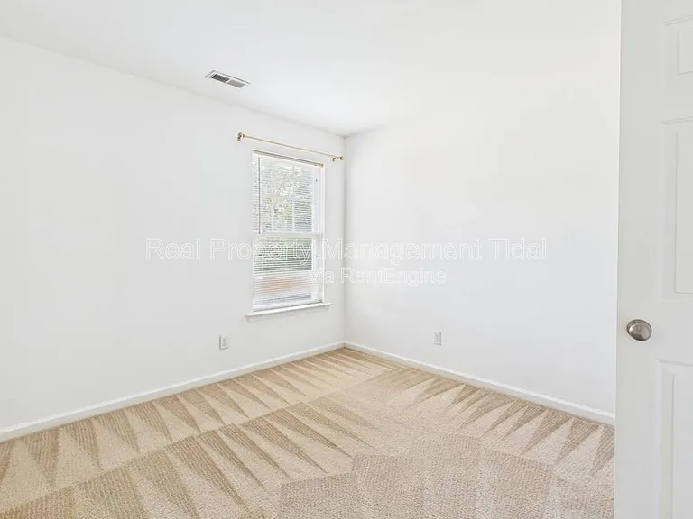205 Cheeseman Rd — Photo 28