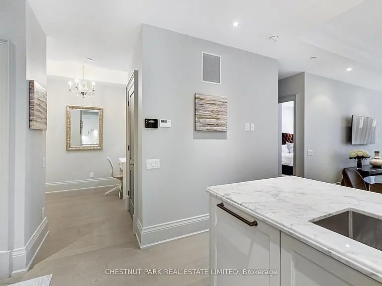 181 Davenport Rd #205 — Photo 12