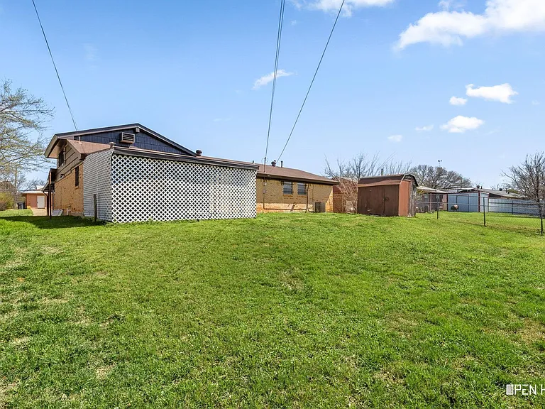 1604 Parkdale Dr — Photo 31