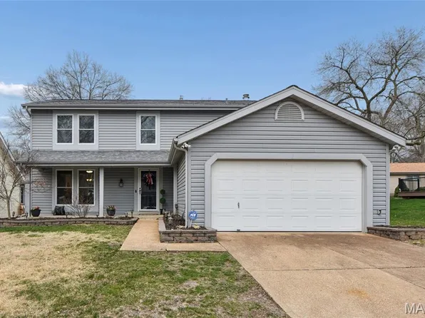 847 Weatherwood Dr, Ballwin, MO 63021