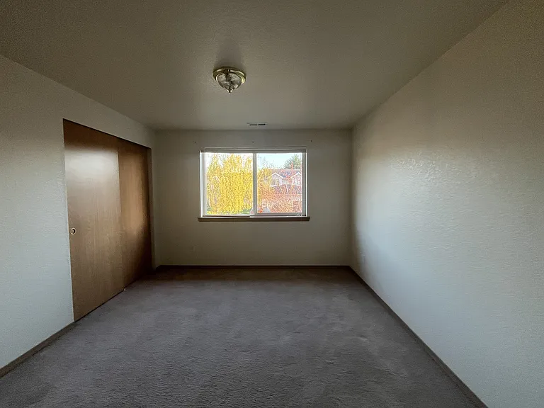 Street side bedroom