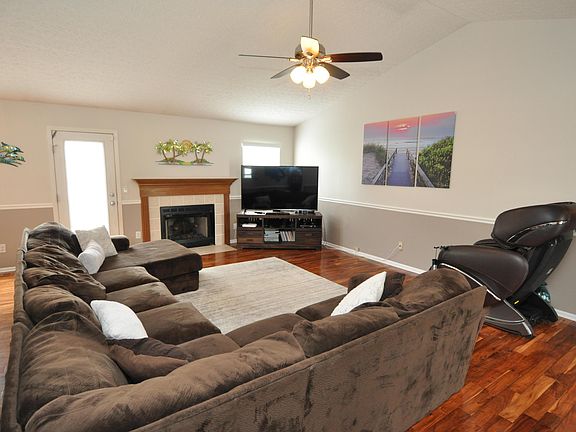 2nd image of 4327 Lemon Lake Ct