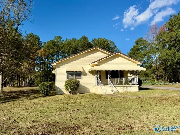 5294 2nd St, Gadsden, AL 35903