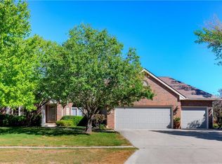 1014 NE Fountain View Dr, Ankeny, IA 50021