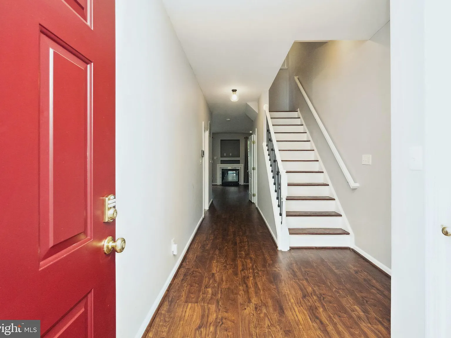3 bed, 4.0 bath, 2292 sqft, $3,000 — Photo 3