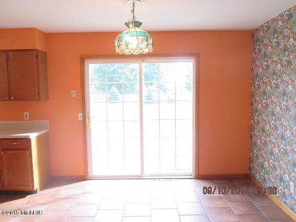 5th image of 5872 Hilltop Dr