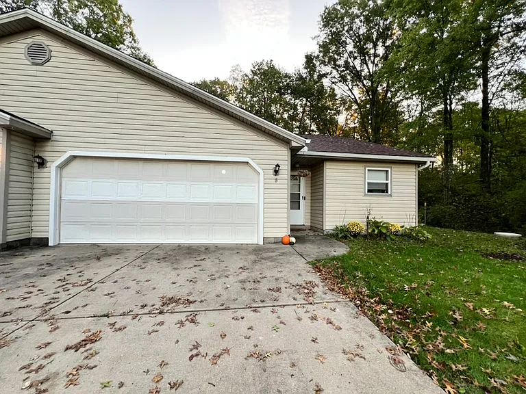 5976 Sodom Hutchings Rd #B — Photo 9
