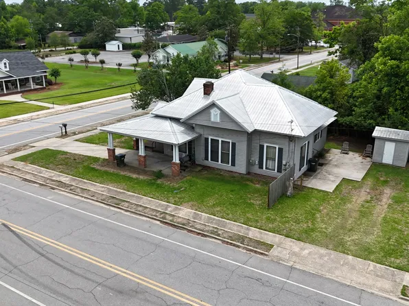 212 N Caswell St, Glennville, GA 30427