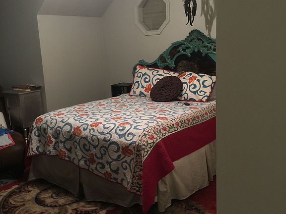 2nd image of 121 Vanessa Ave