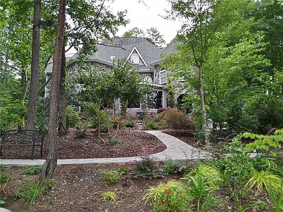 2nd image of 246 E Waters Edge Ln