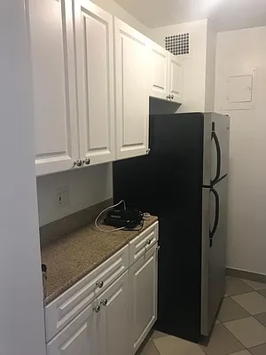 Rented by Hampshire Assets LLC | media 8