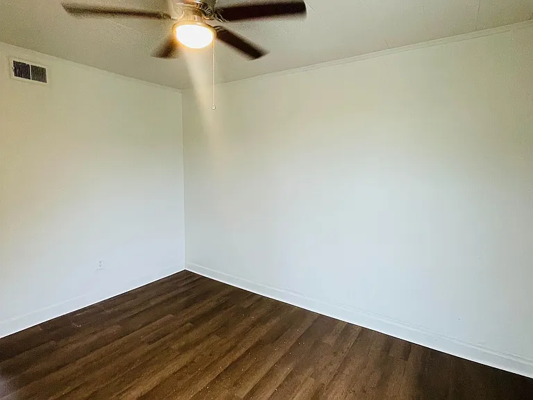 537 E Washington St #3 — Photo 17