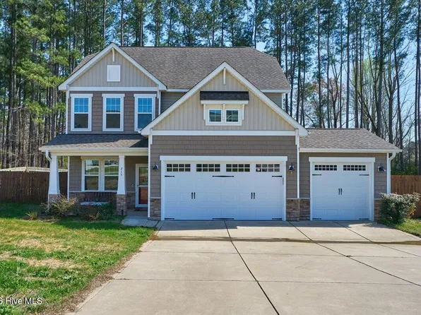 215 Farmhouse Lane, Carthage, NC 28327