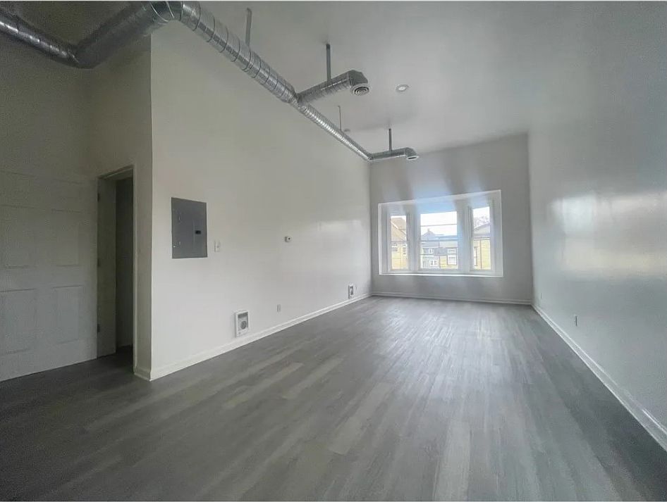 1st image of 667-671 Monroe Ave #4