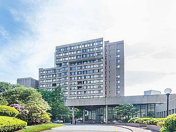 2nd image of 250 Hammond Pond Pkwy #508