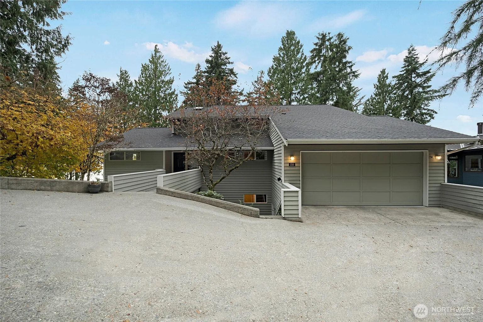 216 Morey Avenue photo 1