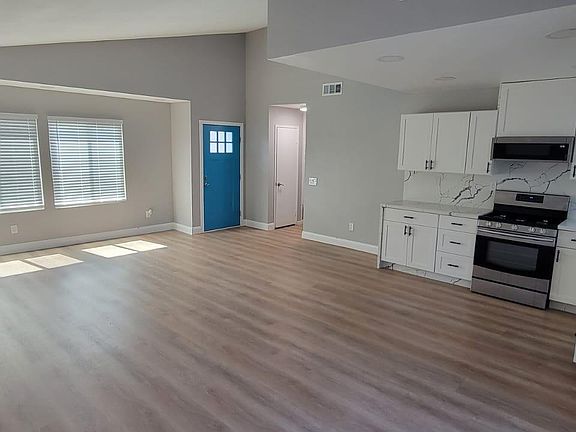 4th image of 6166 N Walnut Ave
