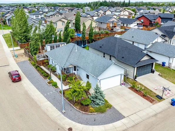 57 S Woodbine Close, Blackfalds, AB T4M 0K5