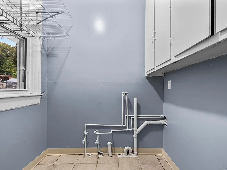 1105 N Main St #1 — Photo 23
