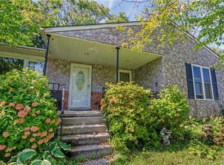 2 Minerva Ln, Centereach, NY 11720