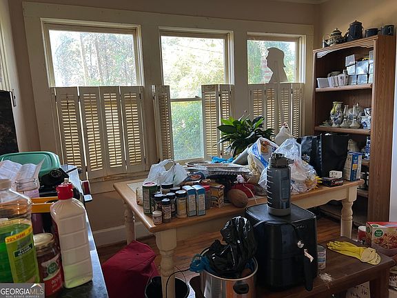 5th image of 2425 Maple Rd SE