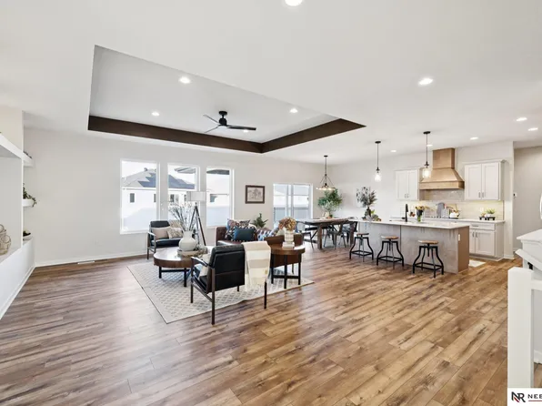 7320 Augustine Ave, Lincoln, NE 68516