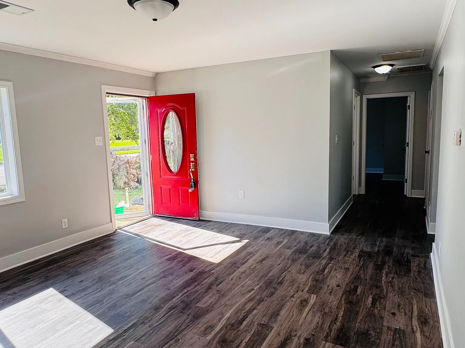 3 bed, 1000 sqft, $1,450 — Photo 2