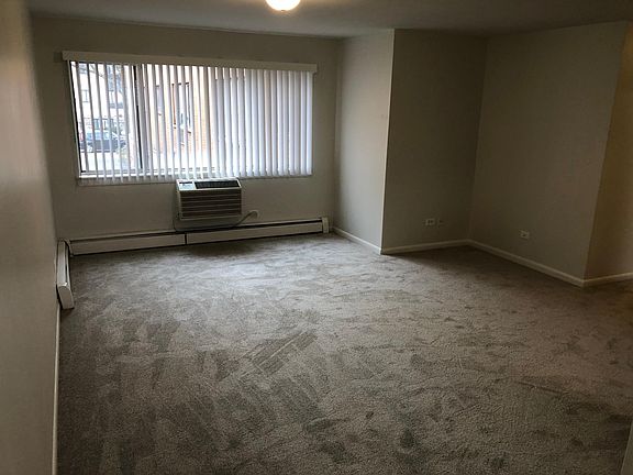 4th image of 6008 N Winthrop Ave APT 104