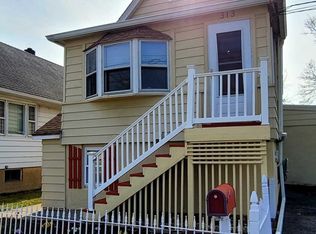 313 7th St, Saddle Brook, NJ 07663