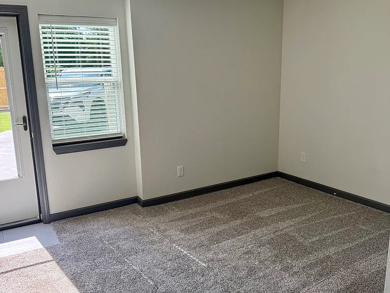 2106 Odessa St #B — Photo 3