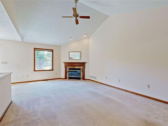 2nd image of 2324 Sandalwood Dr