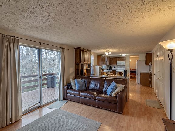 3rd image of 7667 Summerhill Ct