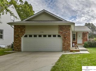 1724 SW 21st St, Lincoln, NE 68522