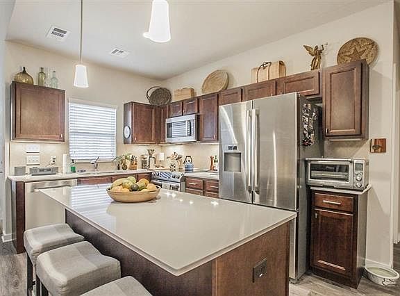 5th image of 407 Bosque Blvd #201