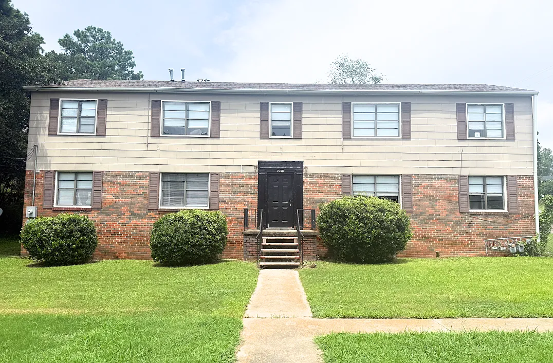 2 bed, 1.0 bath, 775 sqft, $780 — Photo 1