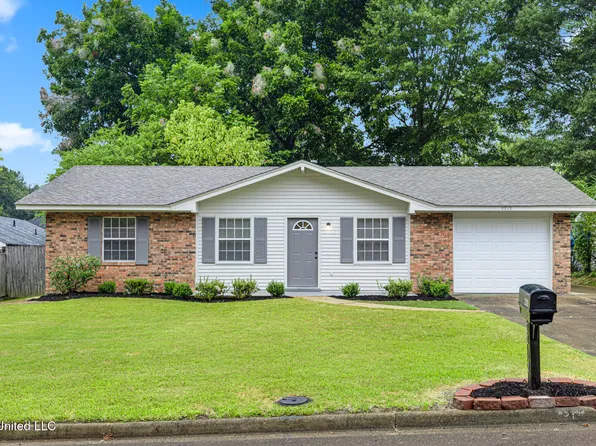 2212 Holbrook Cv, Southaven, MS 38671